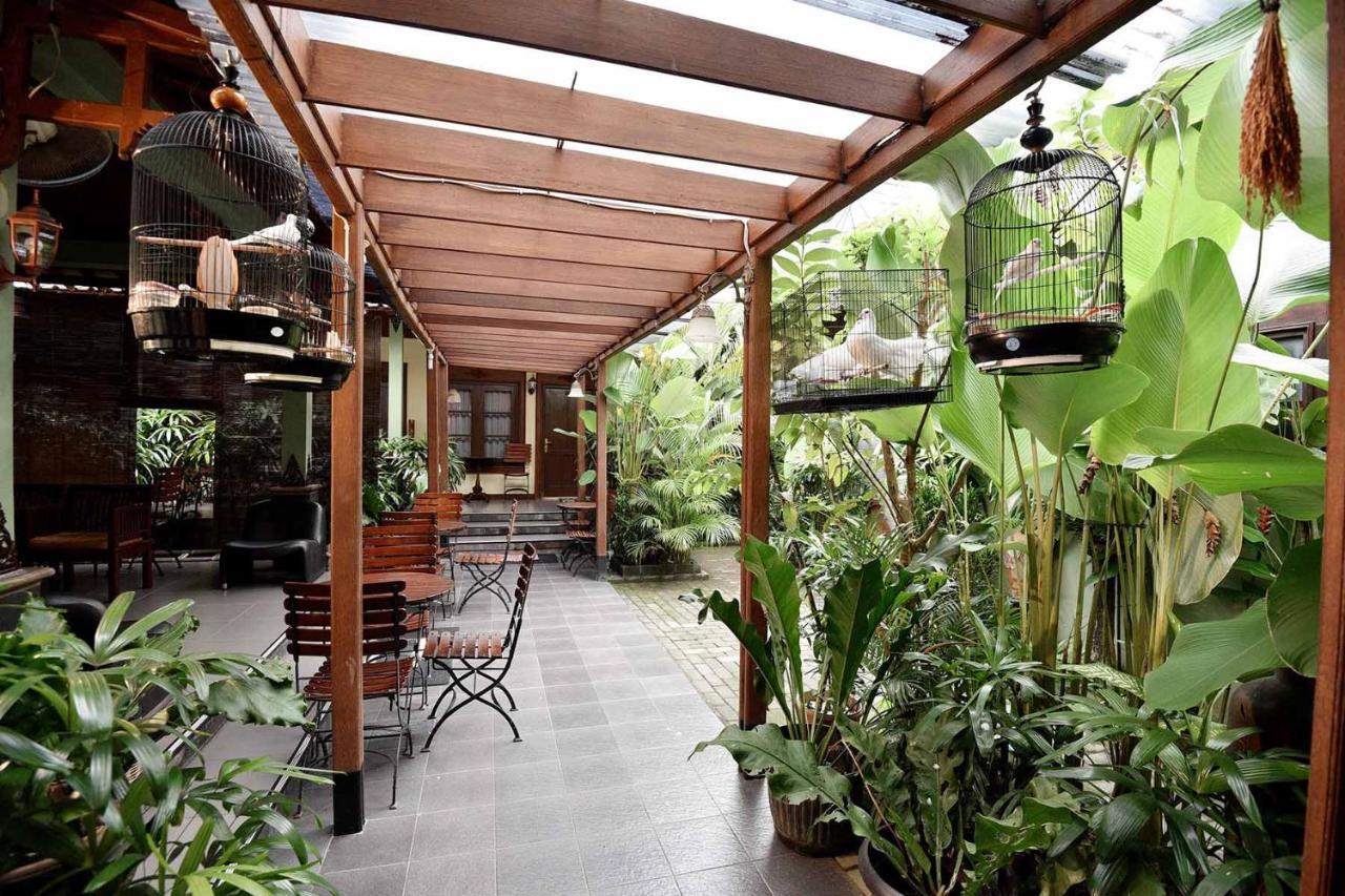 Ndalem Maharani Guest House Yogyakarta Exterior foto