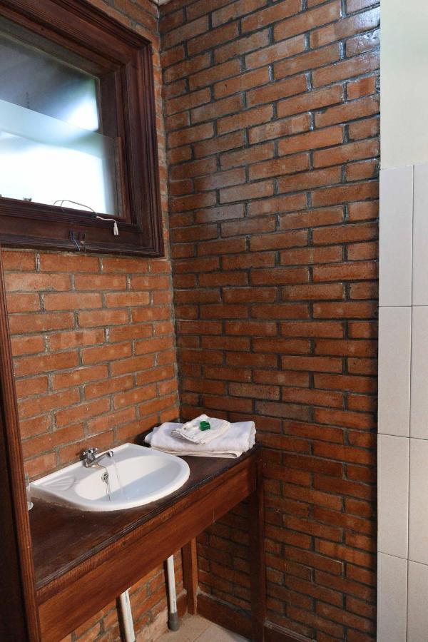 Ndalem Maharani Guest House Yogyakarta Exterior foto