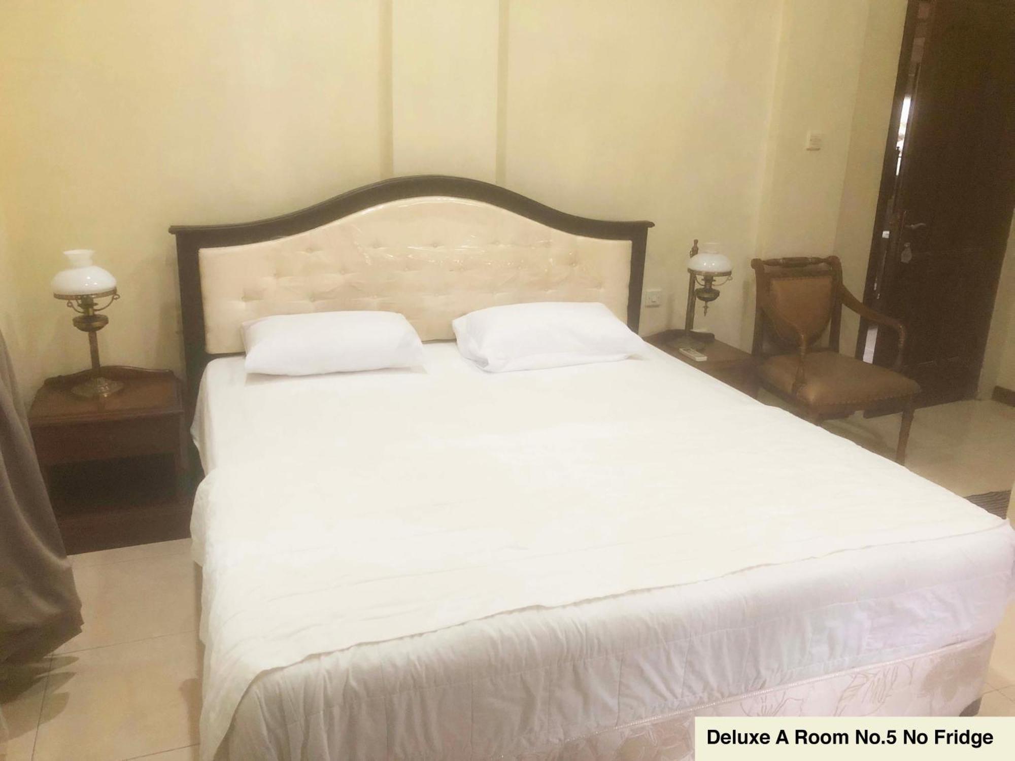 Ndalem Maharani Guest House Yogyakarta Exterior foto